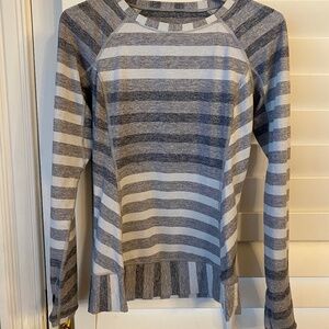 Lululemon Womens Pullover Size 6 Gray